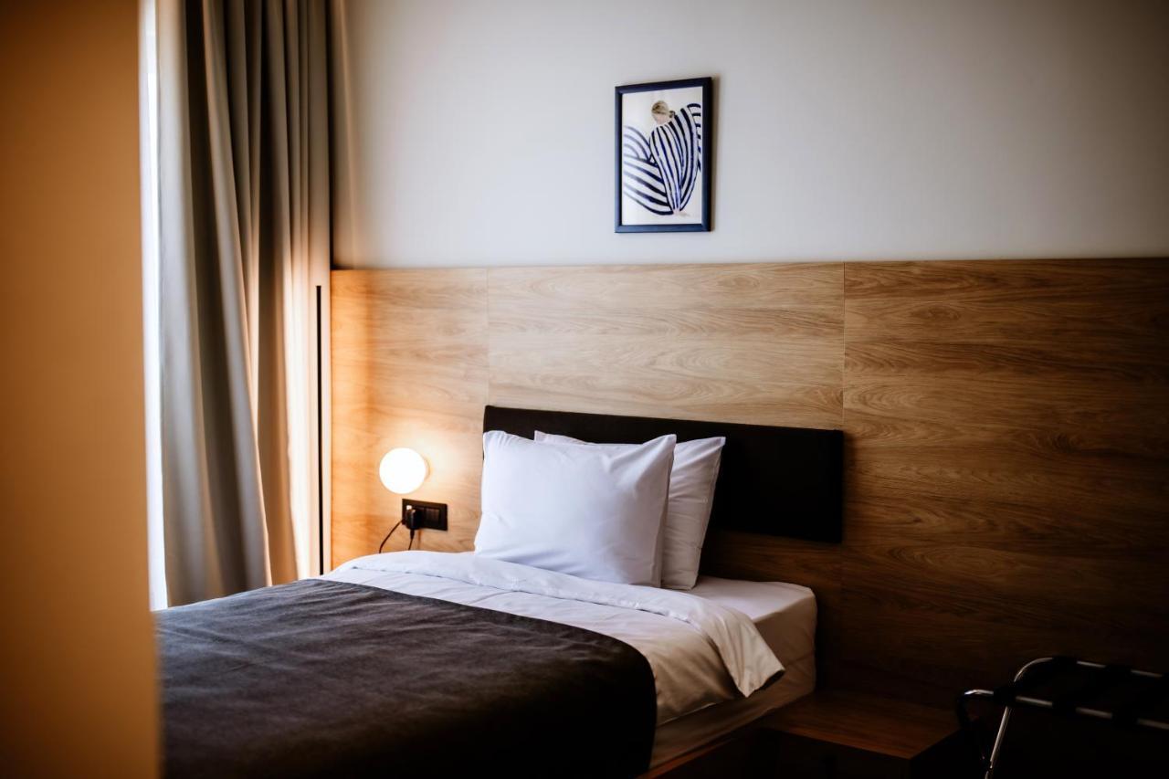 Hotel Septembar Podgorica Exteriér fotografie